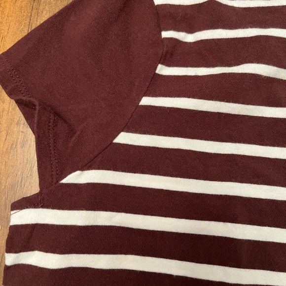 2 Liz Claiborne tshirts S - Picture 3 of 5